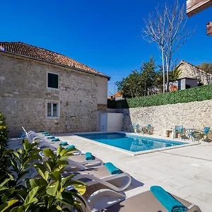 Agava Hotel