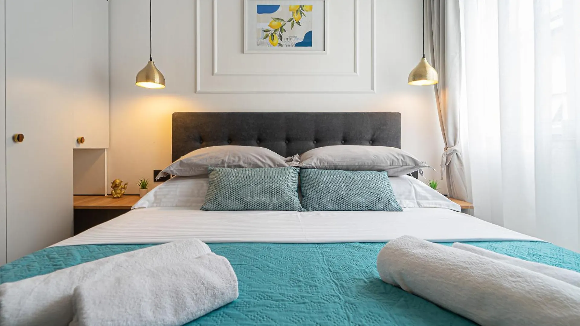Studio Apartment Lemon & Sun Split