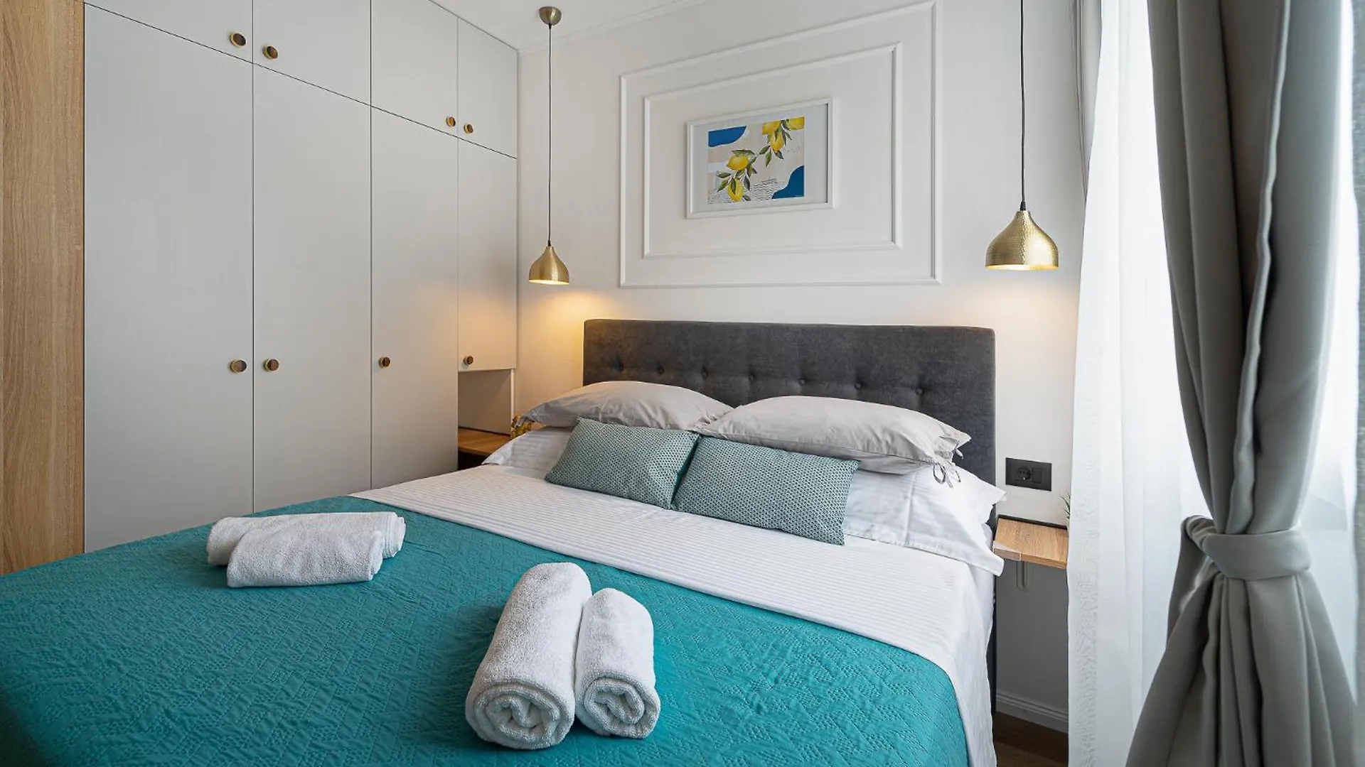 Studio Apartment Lemon & Sun Split