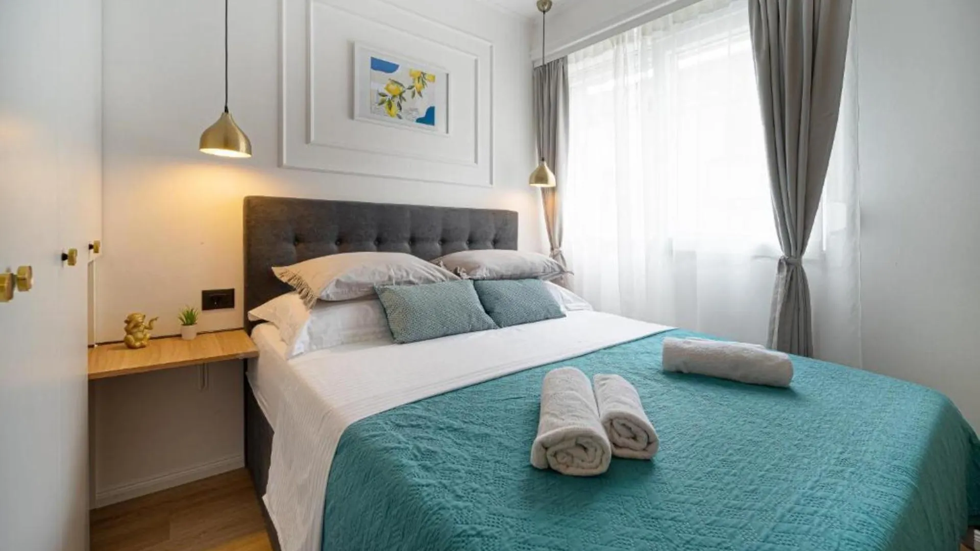 Studio Apartment Lemon & Sun Split