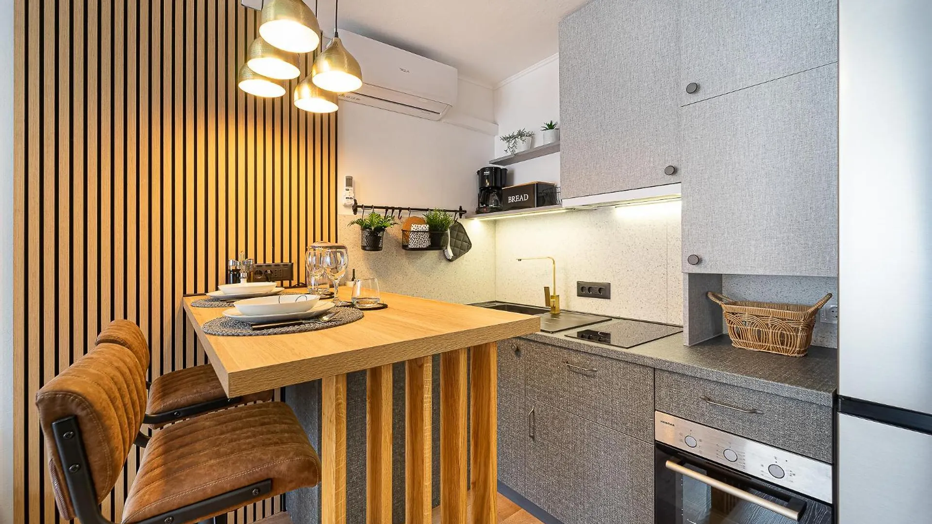 Studio Apartment Lemon & Sun Split