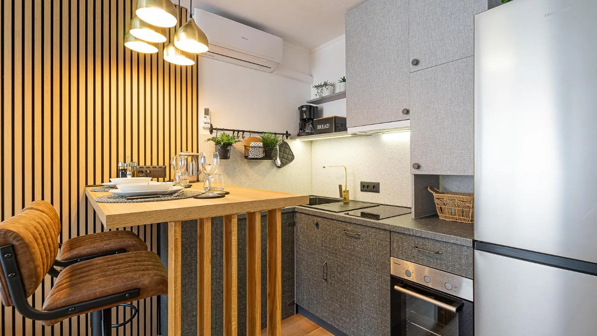 Studio Apartment Lemon & Sun Split