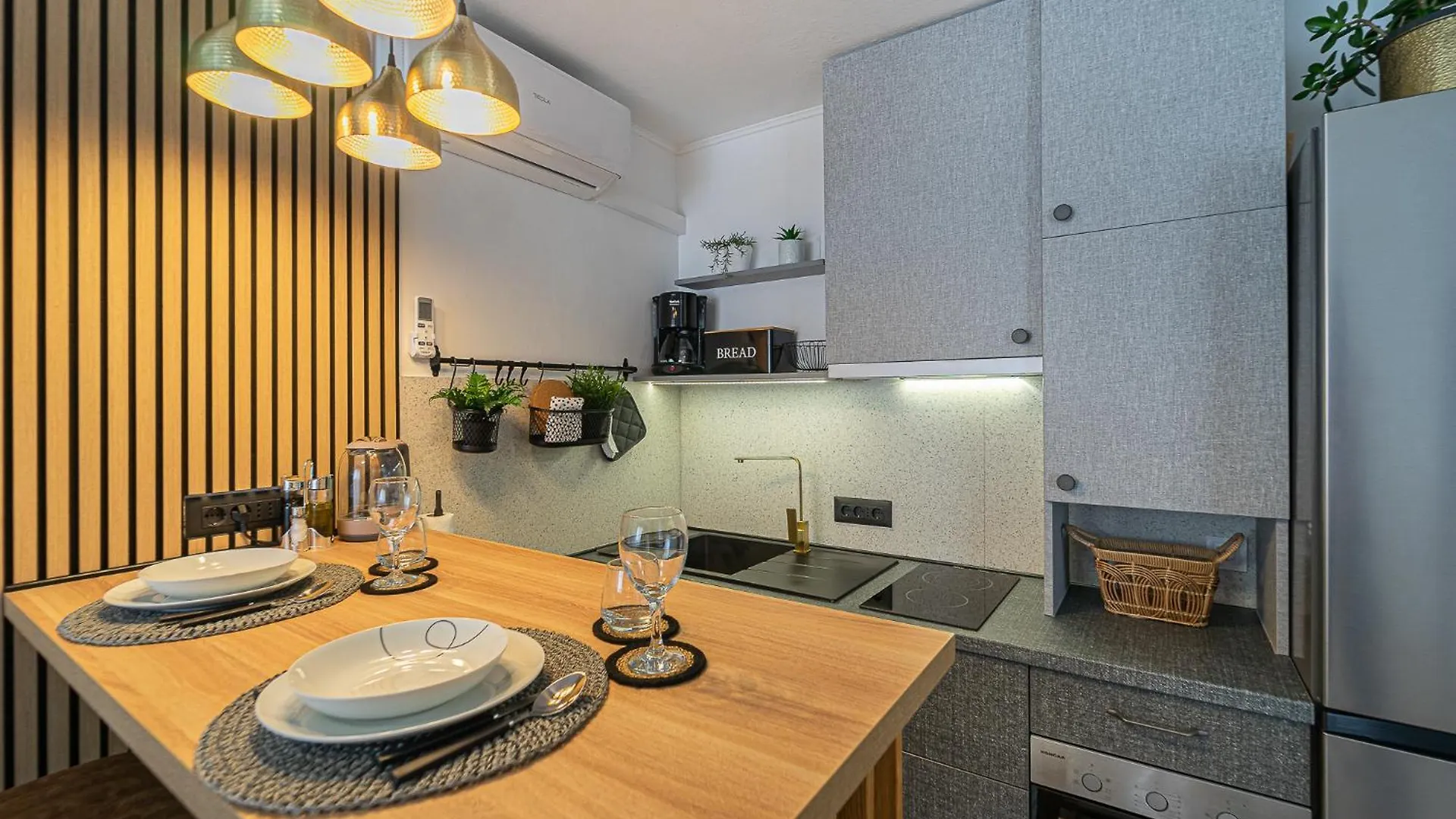Studio Apartment Lemon & Sun Split